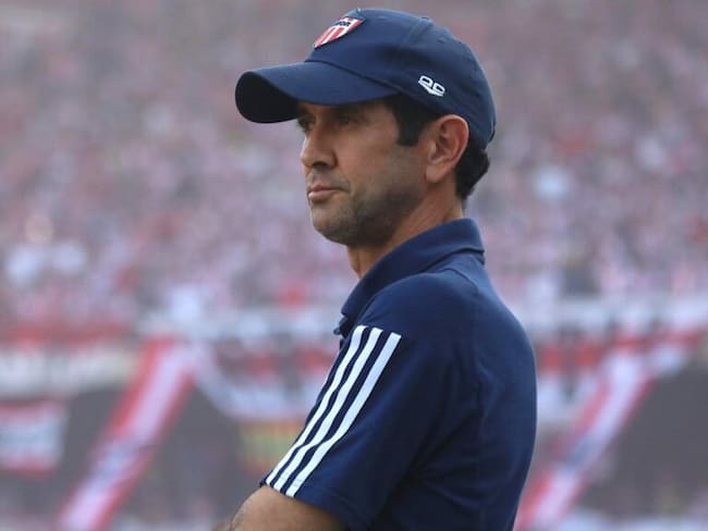 Arturo Reyes reveló por qué decidió dirigir al Pereira, a pesar de su delicada situación económica