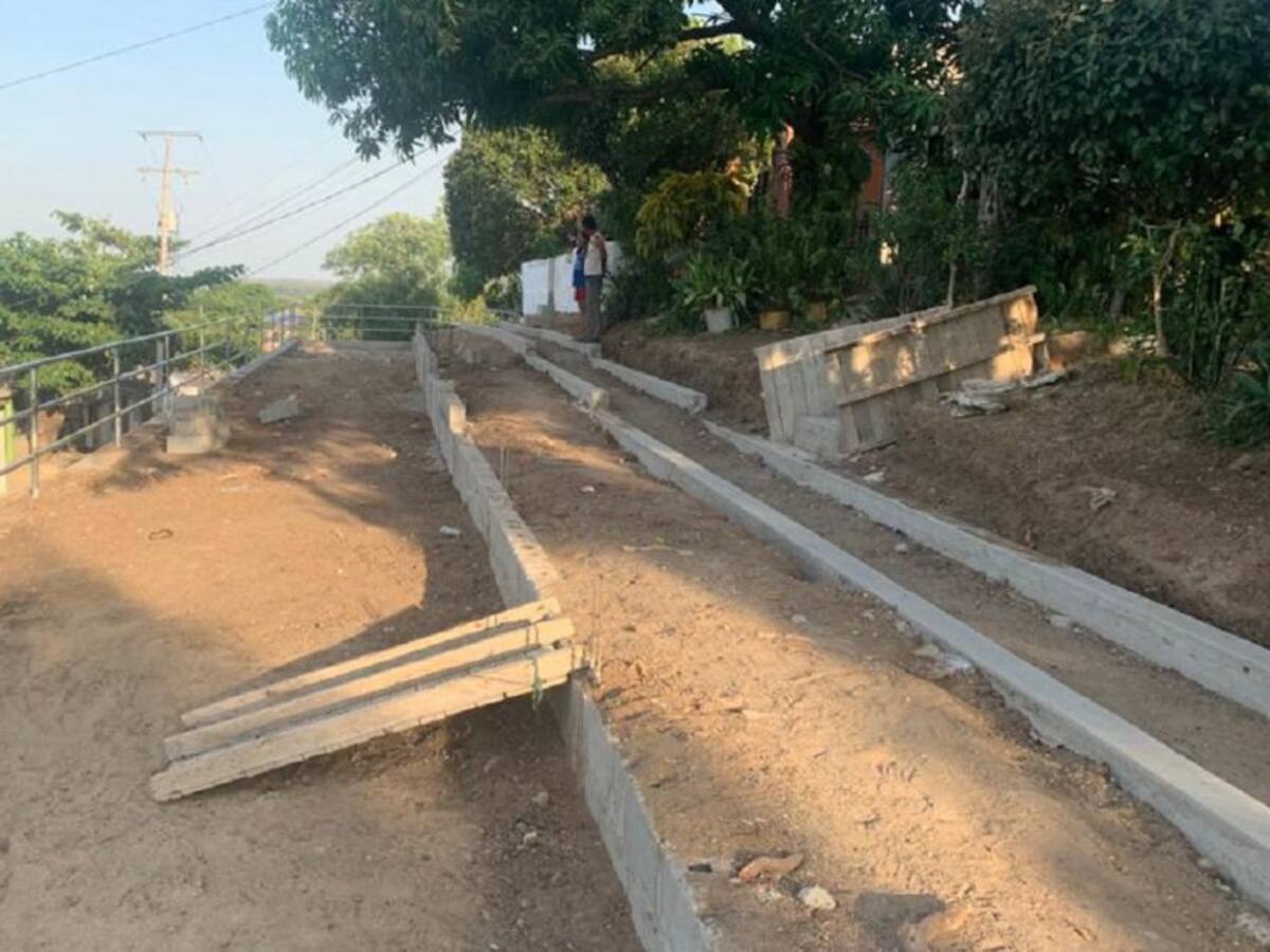 Construcción de muro de contención en San Estanislao avanza en un 70%