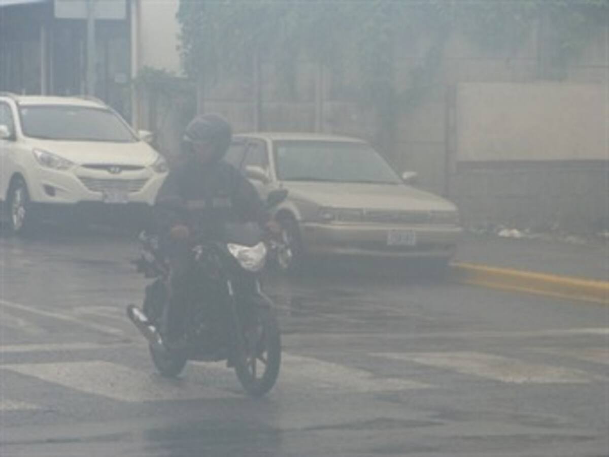 Por lo menos 25 barrios inundados dejan lluvias en Itagüí
