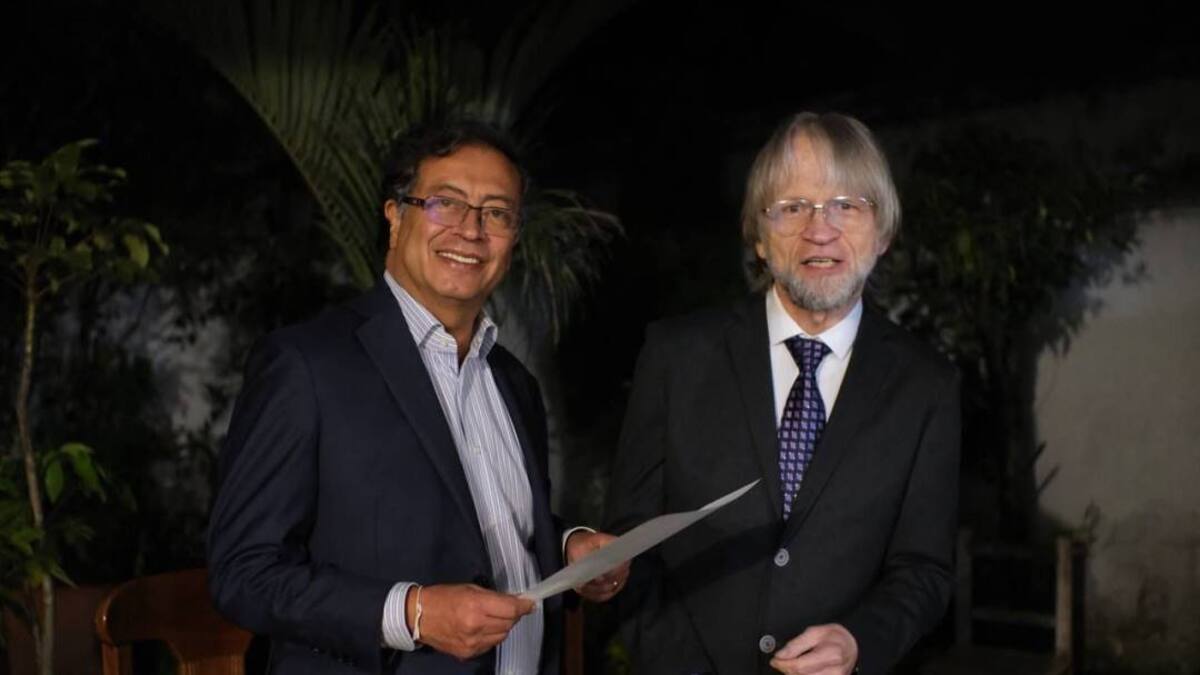Antanas Mockus anuncia su apoyo a Gustavo Petro para segunda vuelta