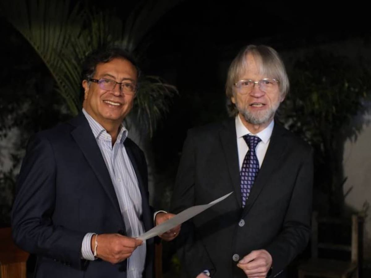 Antanas Mockus anuncia su apoyo a Gustavo Petro para segunda vuelta