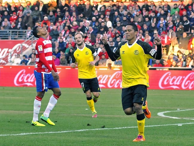 Carlos Bacca celebró su gol ante Granada