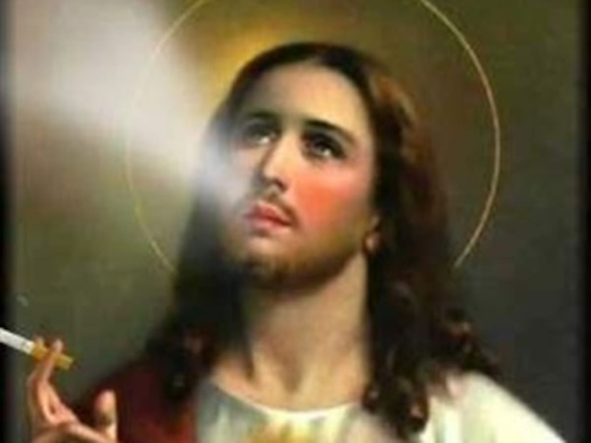 Imagen de Jesucristo fumando y con una cerveza indigna a los católicos indios