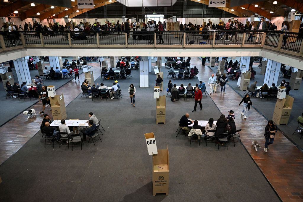 Votaciones en Corferias (Photo by Juan BARRETO / AFP) (Photo by JUAN BARRETO/AFP via Getty Images)