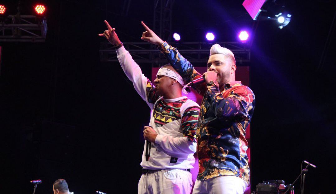 Prix 06 y Danny Daniel en la tarima del Festival de Orquestas