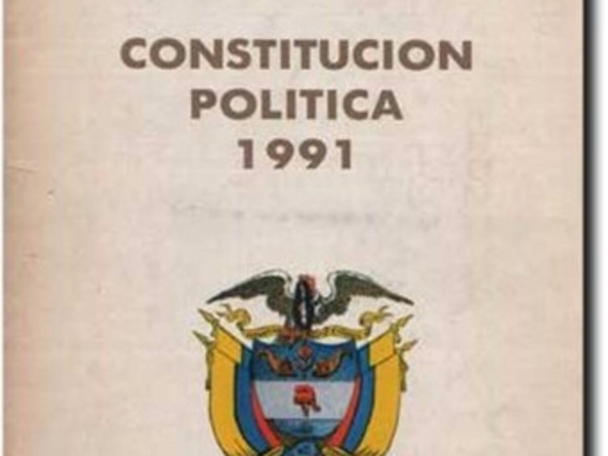 Constituyentes destacan logros y lunares en los 18 años de la Constitución