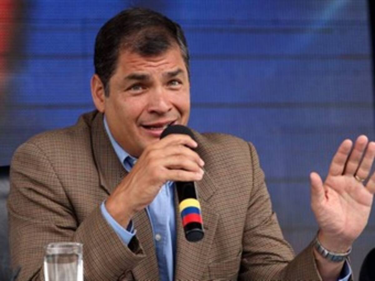 Los medios privados quieren hacer lo que les da la gana: Rafael Correa