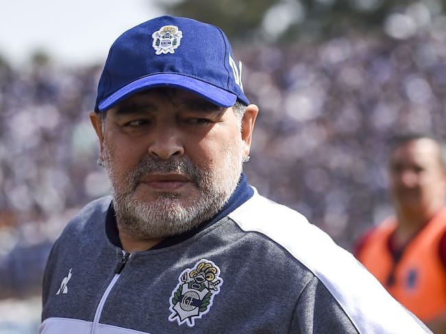 Debut y polémica en el estreno de Maradona como DT de Gimnasia
