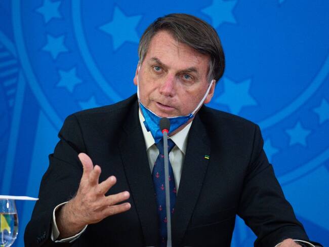 Demandarán a Bolsonaro por quitarse el tapabocas teniendo coronavirus