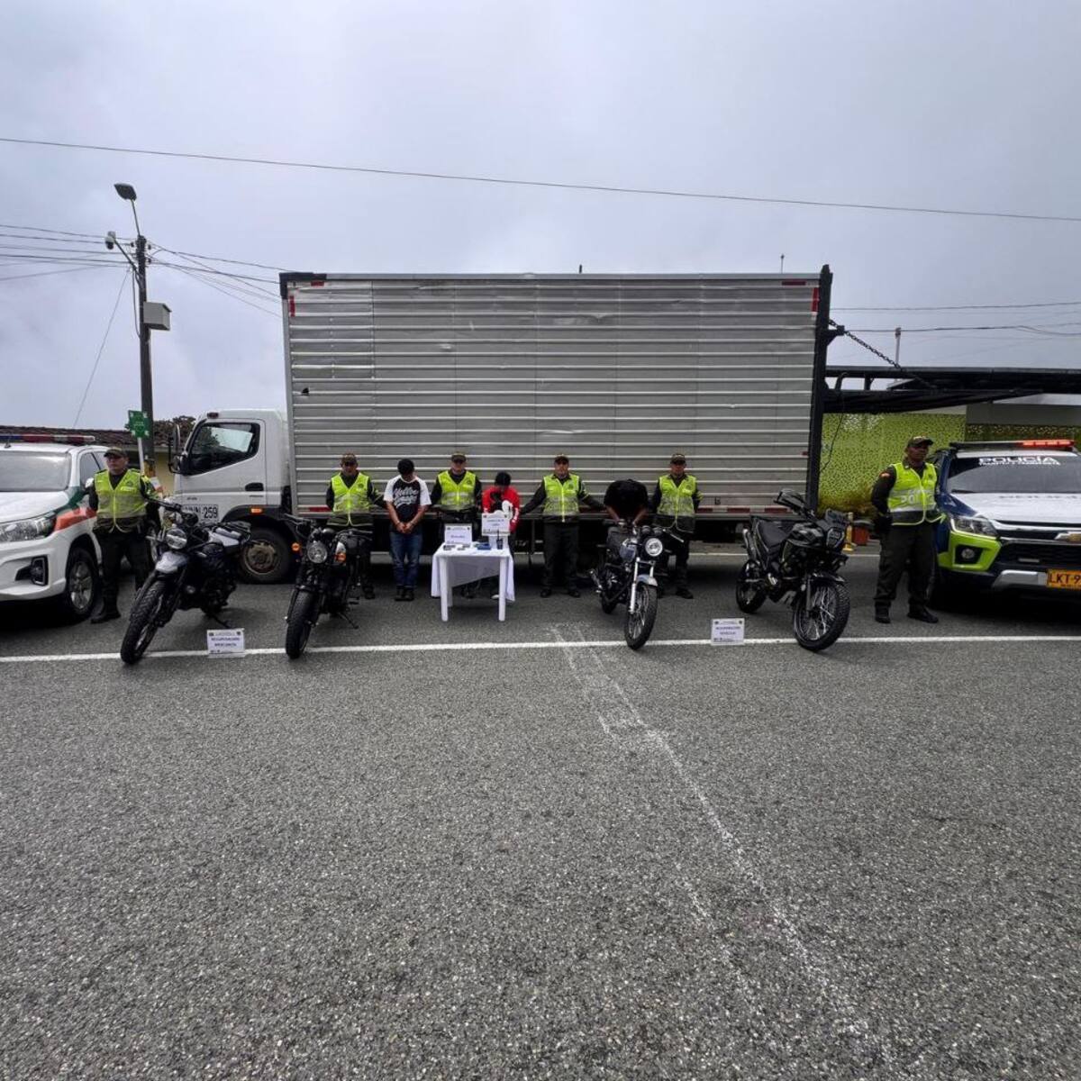 Recuperan un camión que transportaba 29 motos y que había sido robado