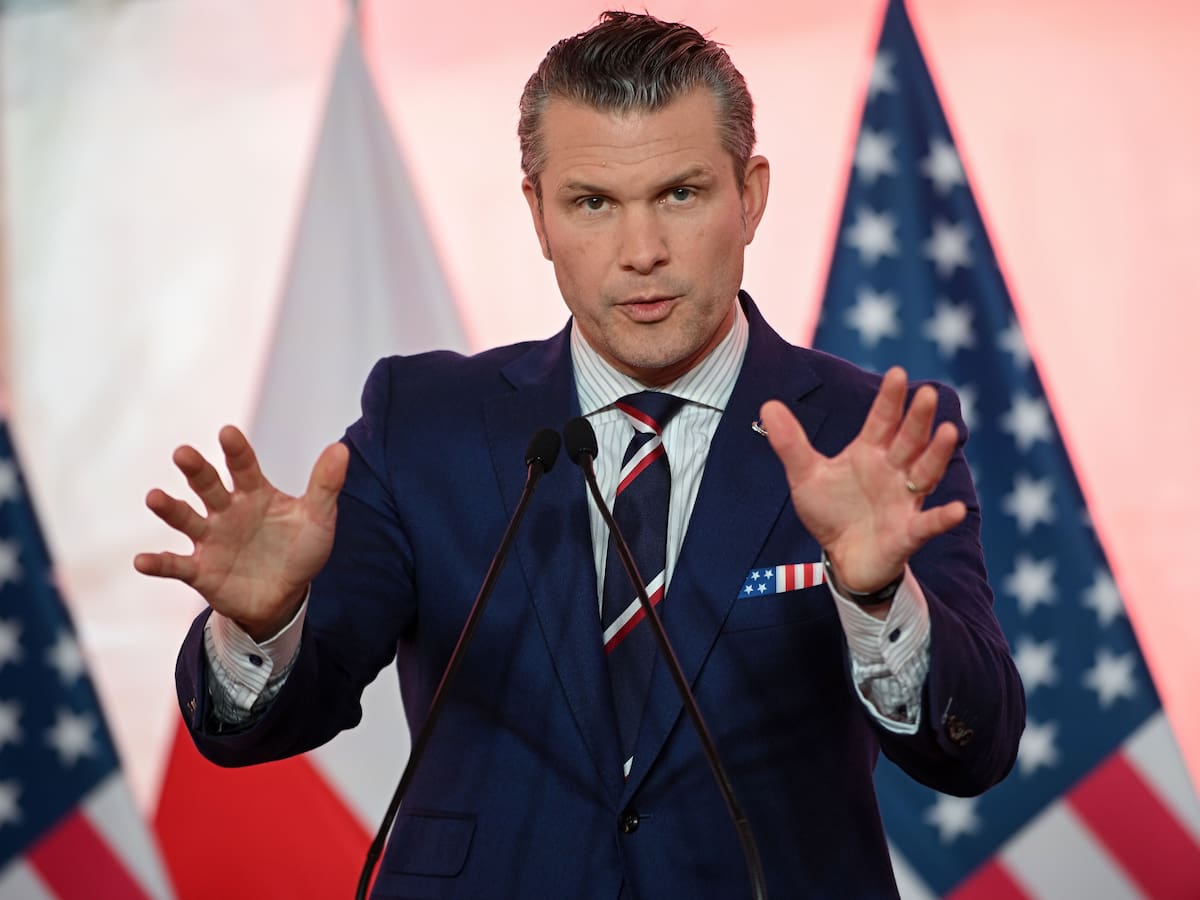 Jefe del Pentágono califica a Guantánamo como la “primera línea de la guerra”