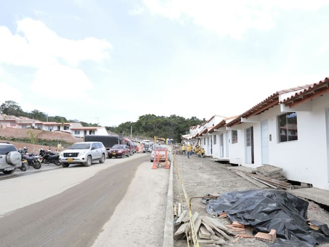 Gobierno inspecciona obras en Gramalote