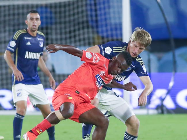 Carlos Darwin Quintero enfrentando a Millonarios con el Deportivo Pereira. (Photo by Daniel Garzon Herazo/NurPhoto via Getty Images)