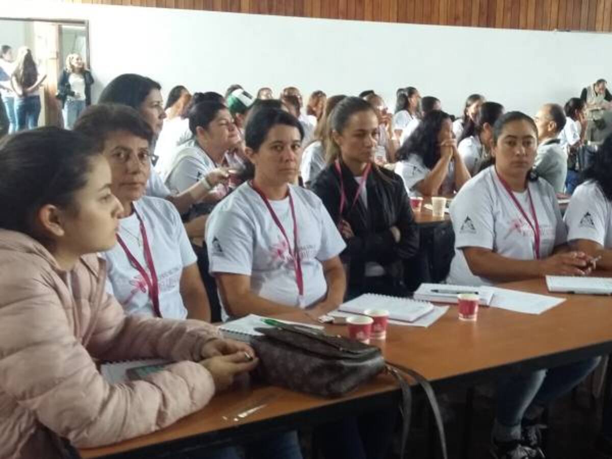 Las mujeres del café exponen su situación en Chinchiná, Caldas