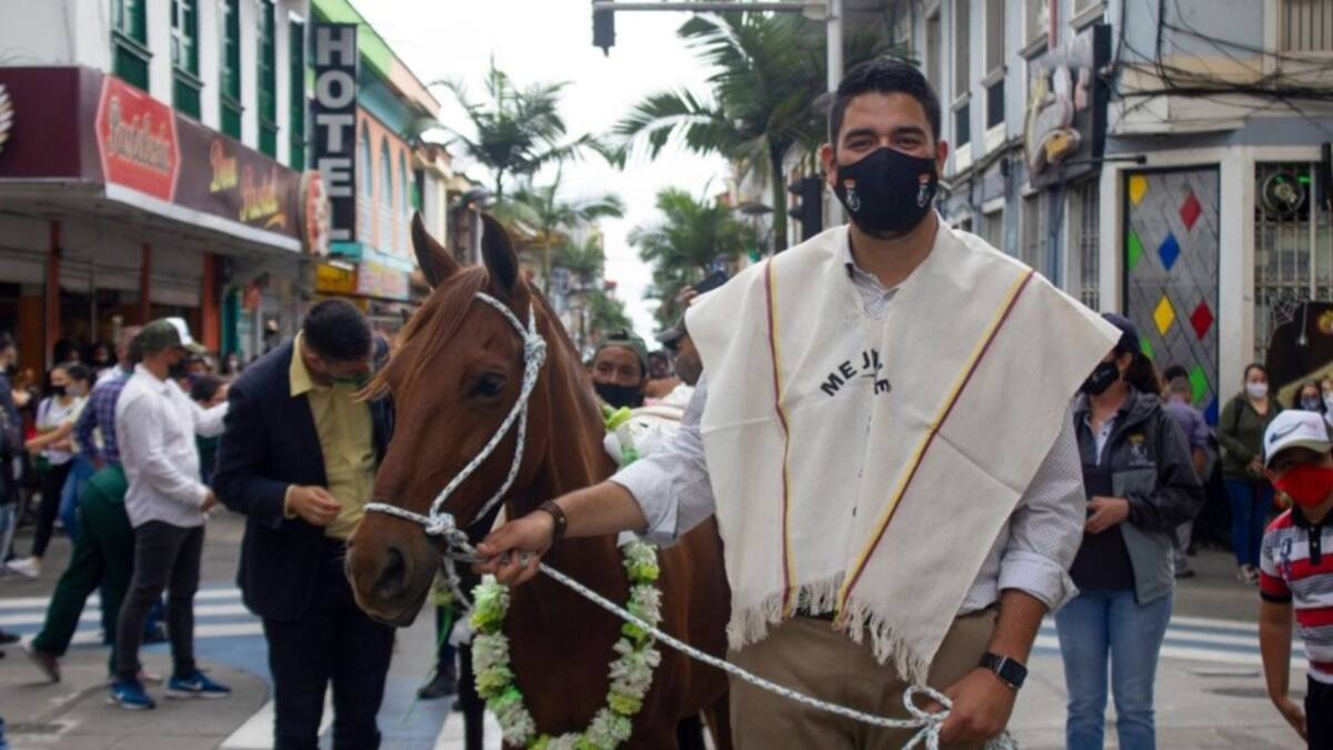 Santa Rosa de Cabal cambió los caballos carretilleros por motocarros