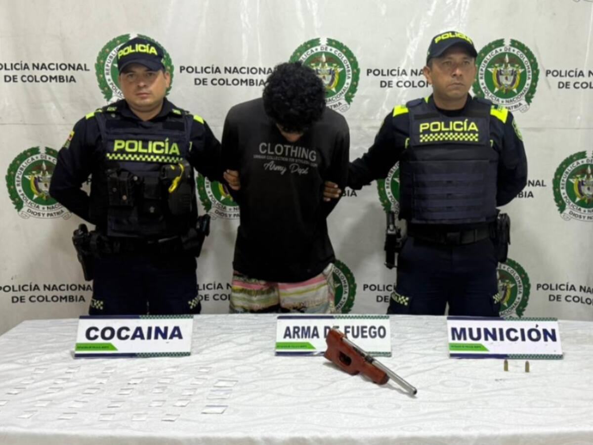 Policía frustra escape y captura a hombre armado con droga en Bucaramanga