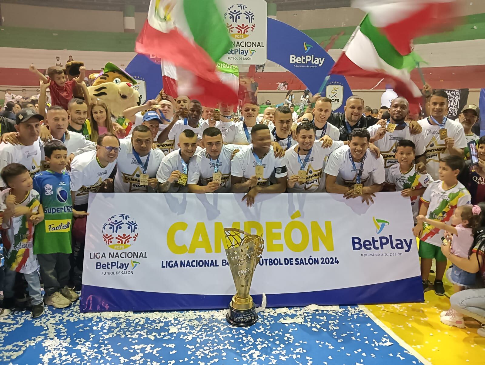 Caciques del Quindío y su quinto título de la Liga Nacional de Fútbol de Salón. Foto: Adrián Trejos