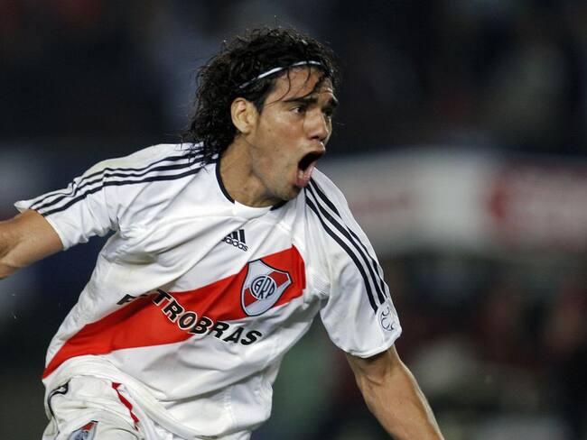 Los futbolistas colombianos que han vestido la camiseta de River Plate