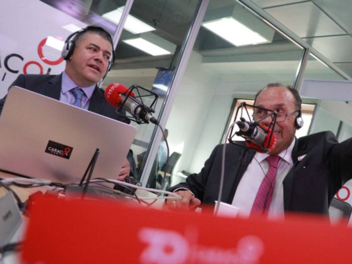 La Luciérnaga se une a #Caracol70años