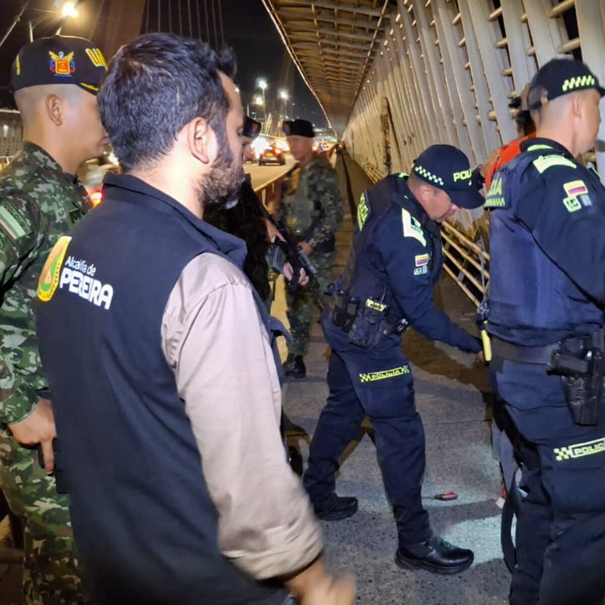 Estarían cobrando extorsiones por permitir paso de peatones por el viaducto de Pereira