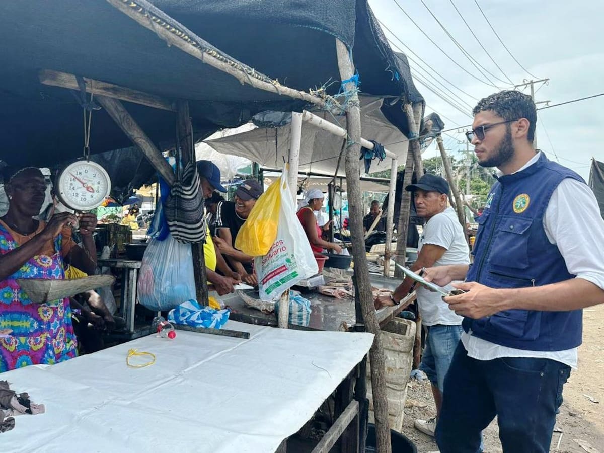 EPA Cartagena se toma Bazurto dando a conocer Ley de plástico de un solo uso