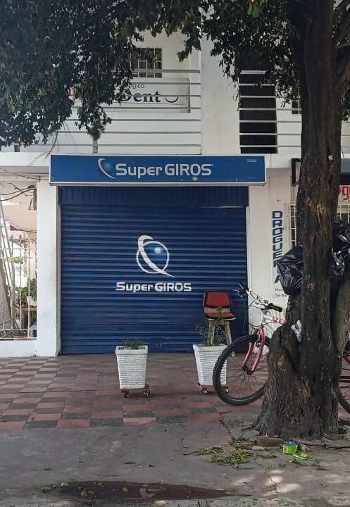 Establecimiento de Supergiros cerrado