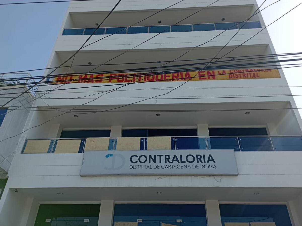 Empleados de Contraloría de Cartagena tienen embolatado diciembre por falta de pagos