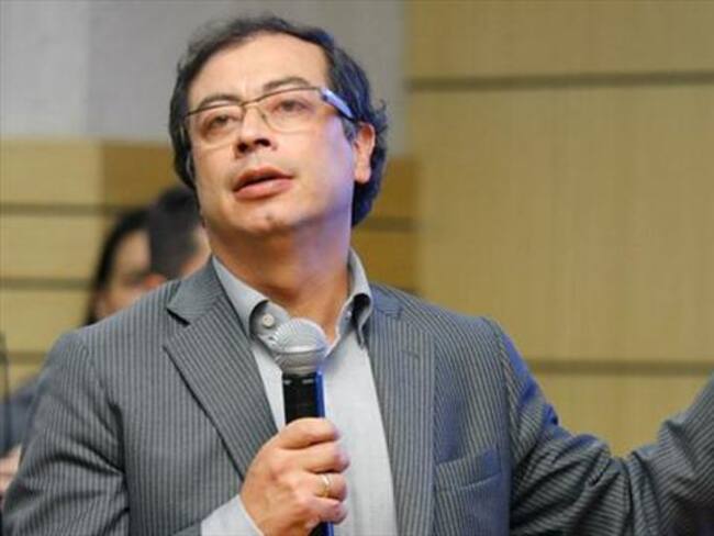 Tomaron decisiones sin consultarme: Petro frente a contratos en movilidad