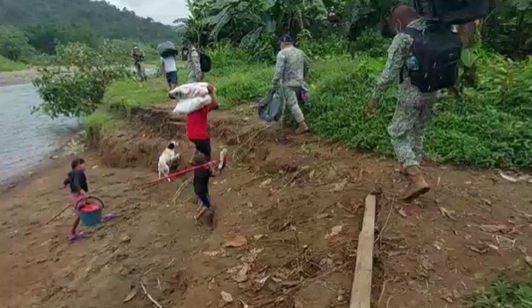 Las 900 indígenas retornaron a sus tierras ancestrales después de un mes y medio del asesinato de uno de sus líderes.