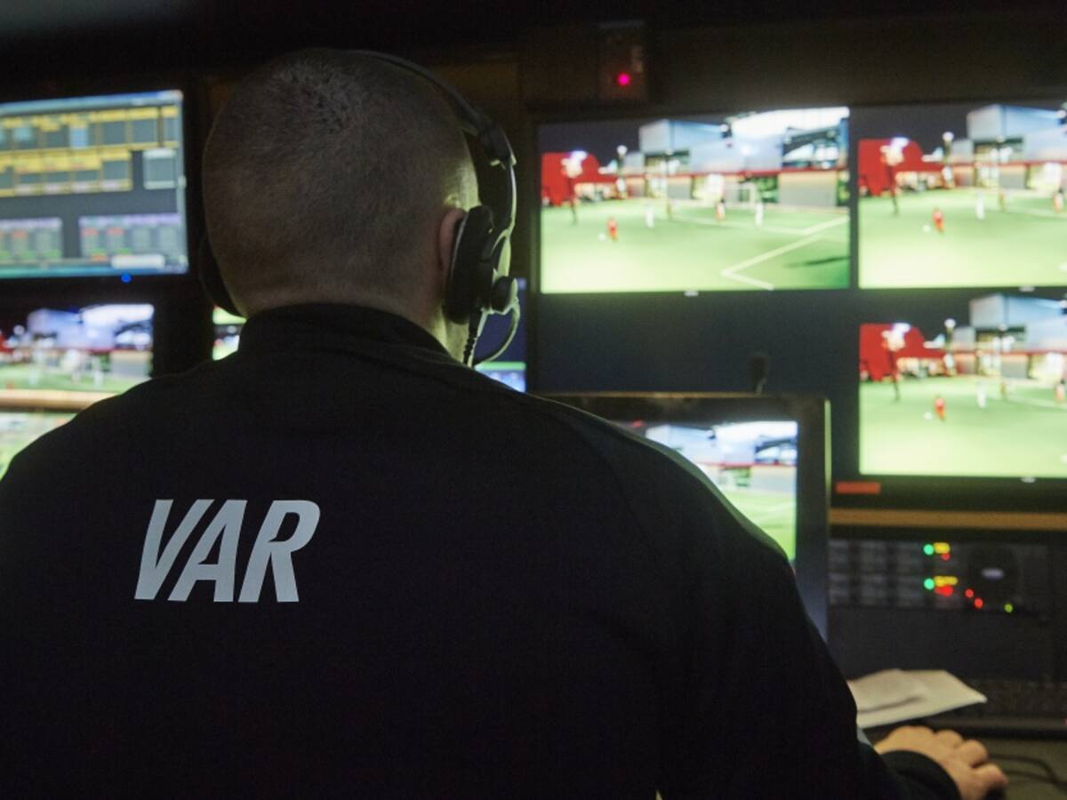 Debate: ¿Está sirviendo o no el VAR en el fútbol colombiano?