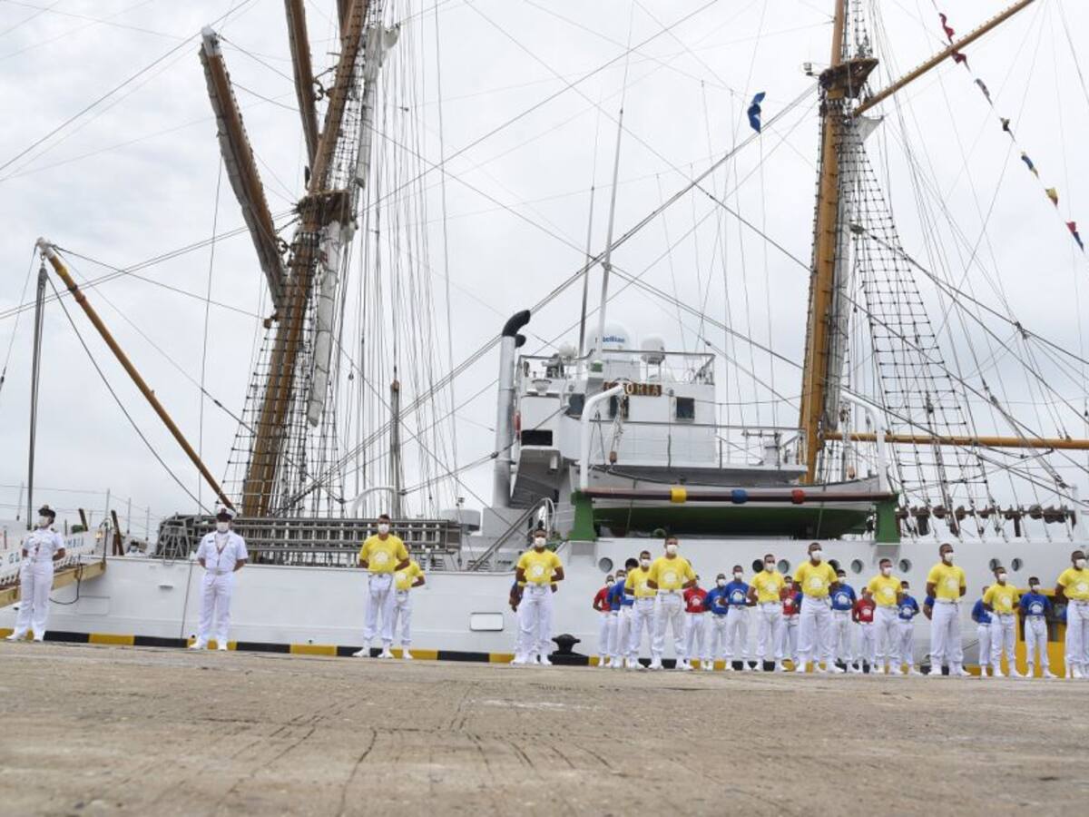 Buque Gloria zarpa desde Cartagena con alumnos de la Escuela Naval