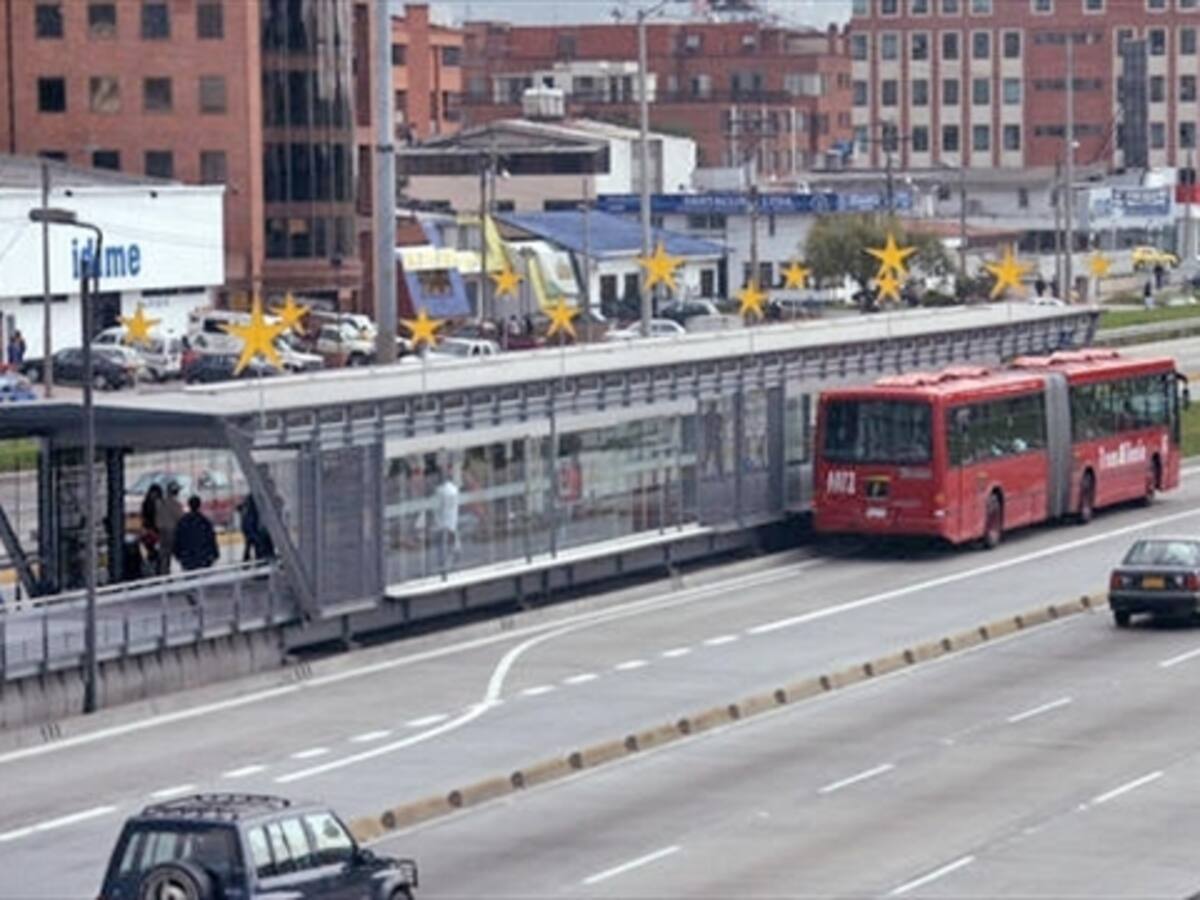 Alistan sanciones por retraso en ampliación de estaciones de Transmilenio