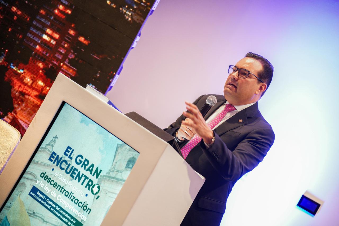 Didier Tavera, director ejecutivo de la Federación Nacional de Departamentos. | Foto: Caracol Radio