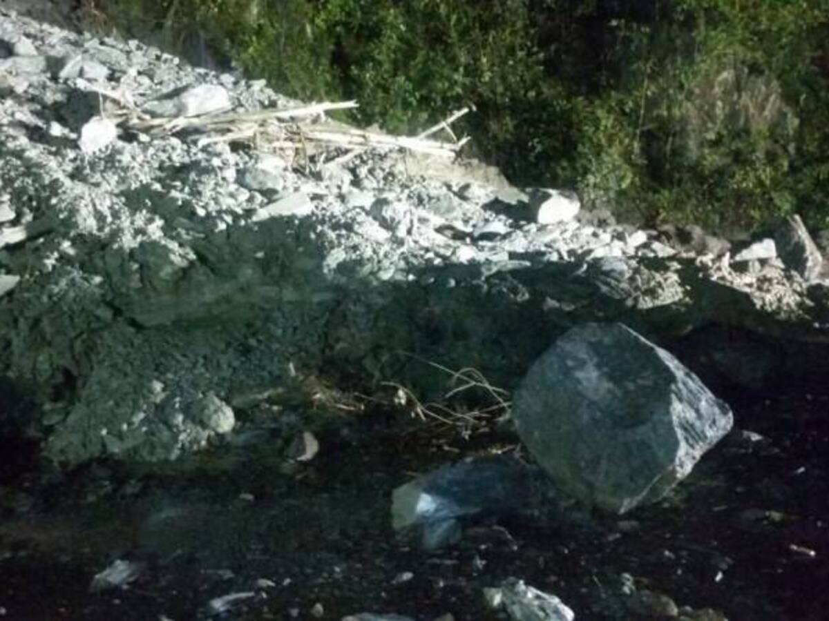 Cierre total en la vía Bogotá - Villavicencio por varios derrumbes