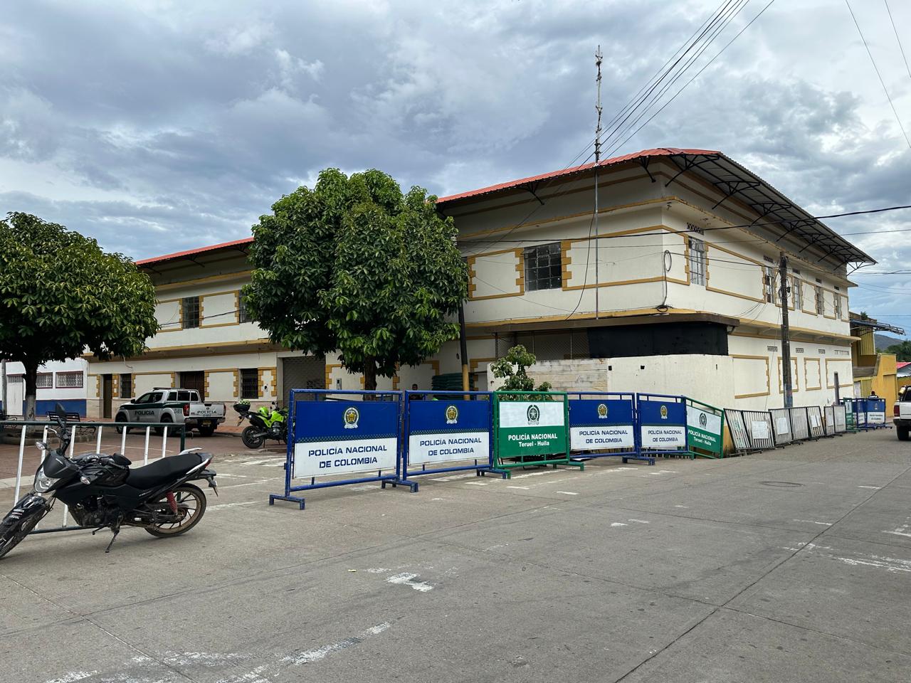 Estudiantes de la Institución Misael Pastrana Borrero serán trasladados temporalmente a la sede Jaime Losada Perdomo. Foto Relacionada