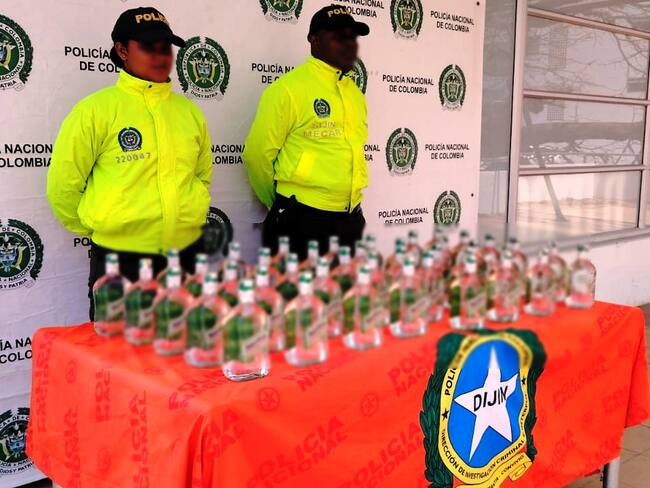 41 botellas de licor adulterado fueron incautadas por la Policía Nacional Cartagena