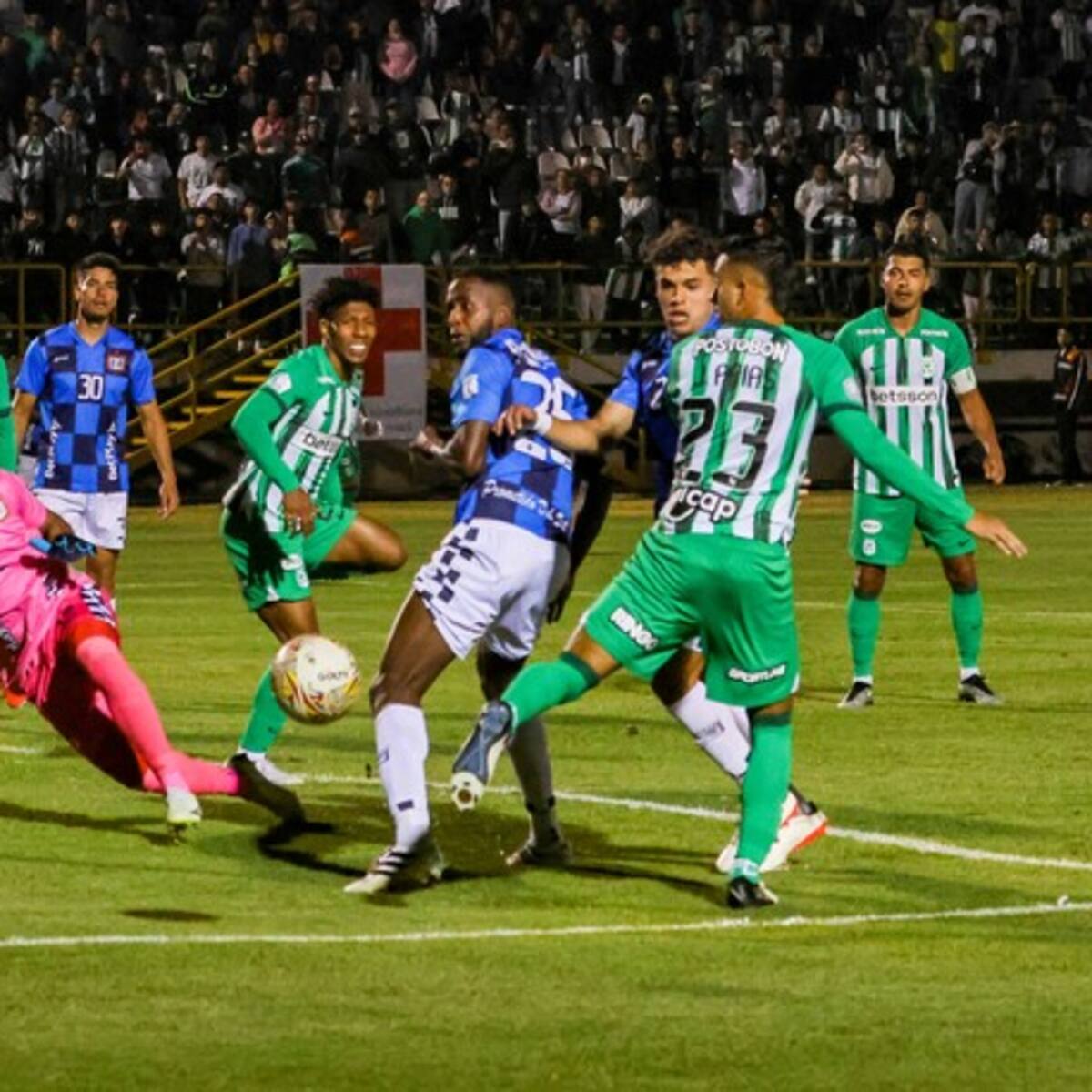 Boyacá Chicó, con 10 jugadores, le remonta Atlético Nacional en Tunja