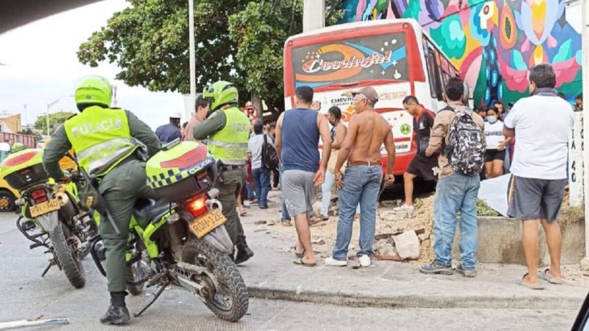Dos personas muertas deja múltiple choque en Barranquilla