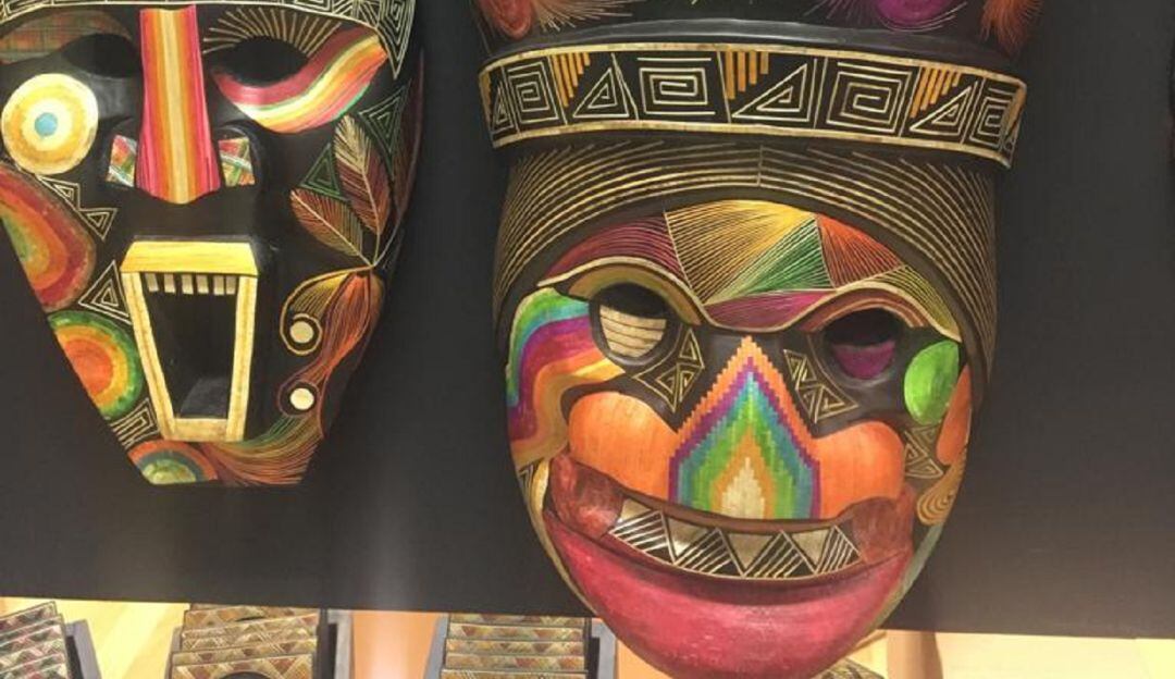 Objetos de madera recubiertos del tamo de trigo