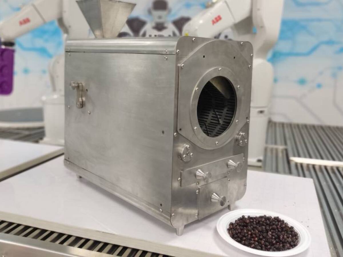 Santandereano creó máquina automática para preparar hormigas culonas