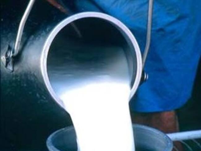 Productores de leche descartan aumento en los precios por emergencia invernal