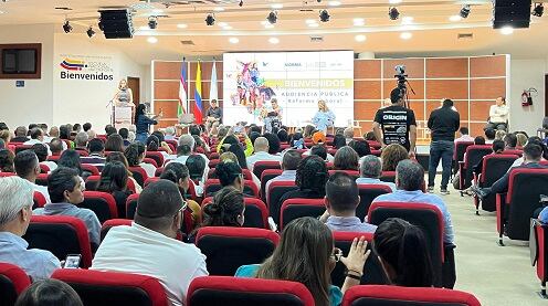 Los participantes de la Audiencia Pública, solicitaron dignificar el trabajo en el país, mejores las condiciones laborales, respeto y garantías a los derechos  de los trabajadores colombianos.