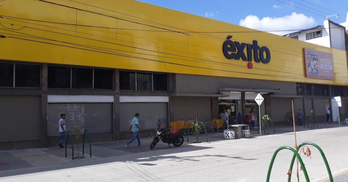 Cierre del Almacén Éxito Centro en Montería.