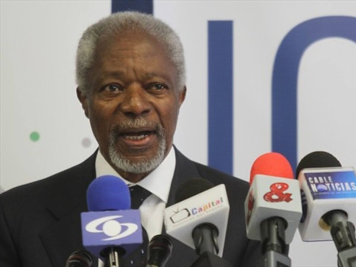 Kofi Anan invitó a Uribe y Santos a dialogar