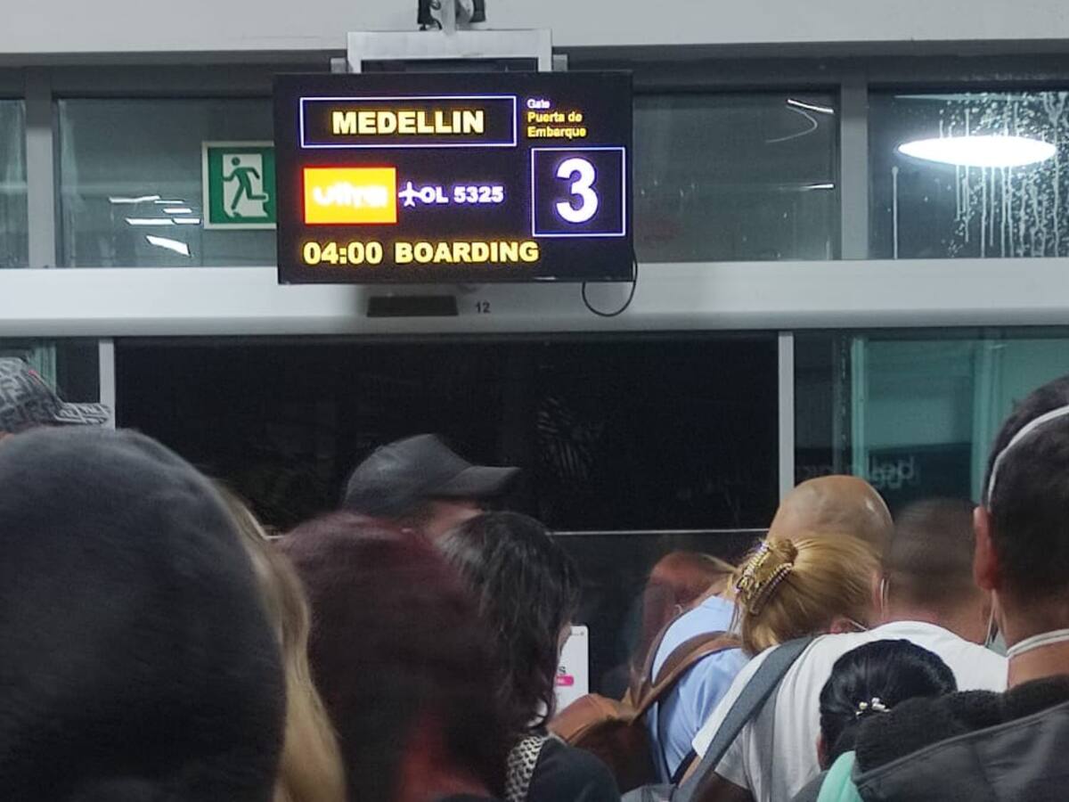 En Cartagena pasajeros denunciaron retrasos en vuelo de Ultra