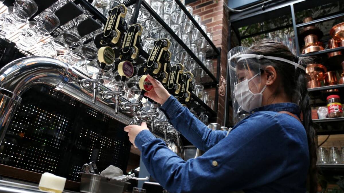 Carnet COVID será exigido a trabajadores de sectores abiertos al público: Mintrabajo