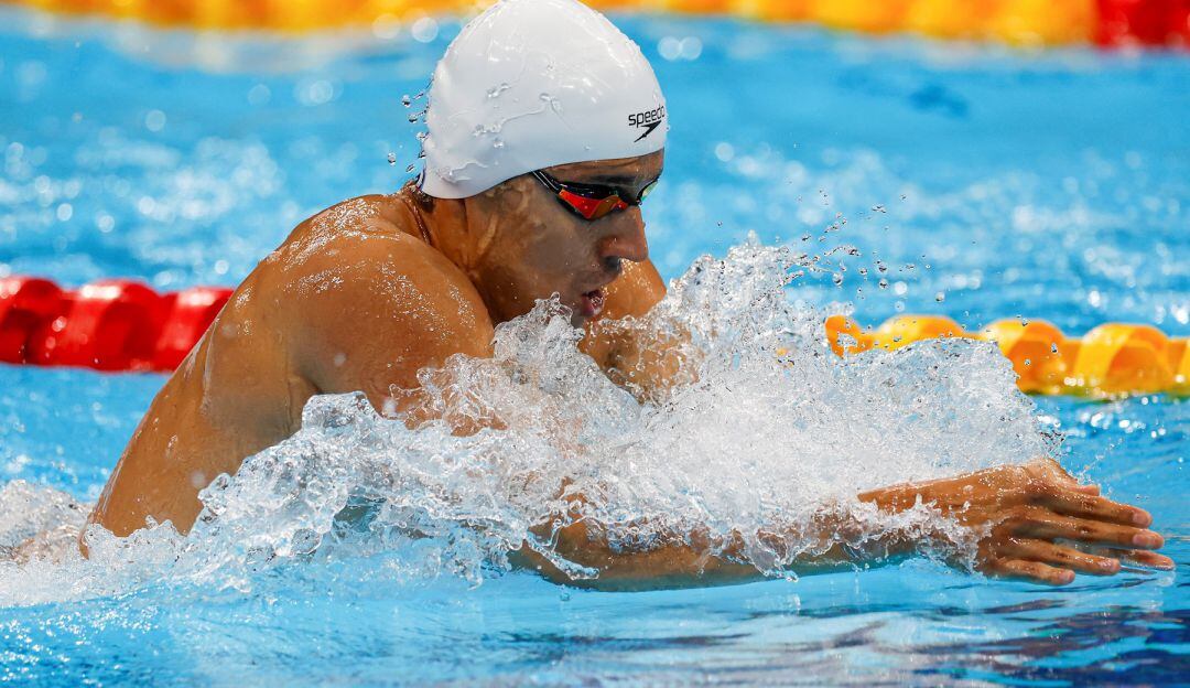 Jorge Trujillo avanzó por el sexto carril durante su prueba de eliminación.