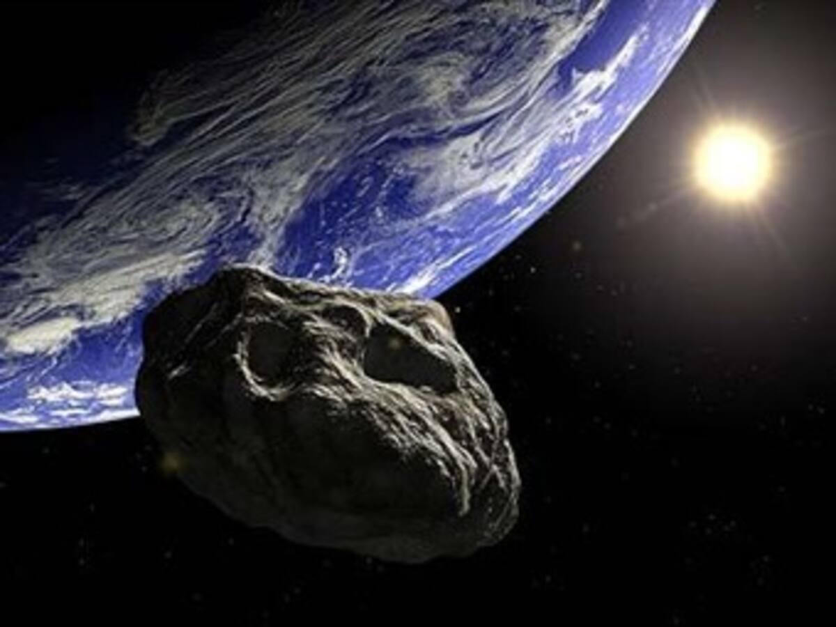 Un asteroide de 48 metros roza la tierra el Domingo de Ramos