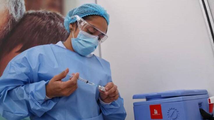 Si tuvo COVID-19 debe esperar tres meses para vacunarse