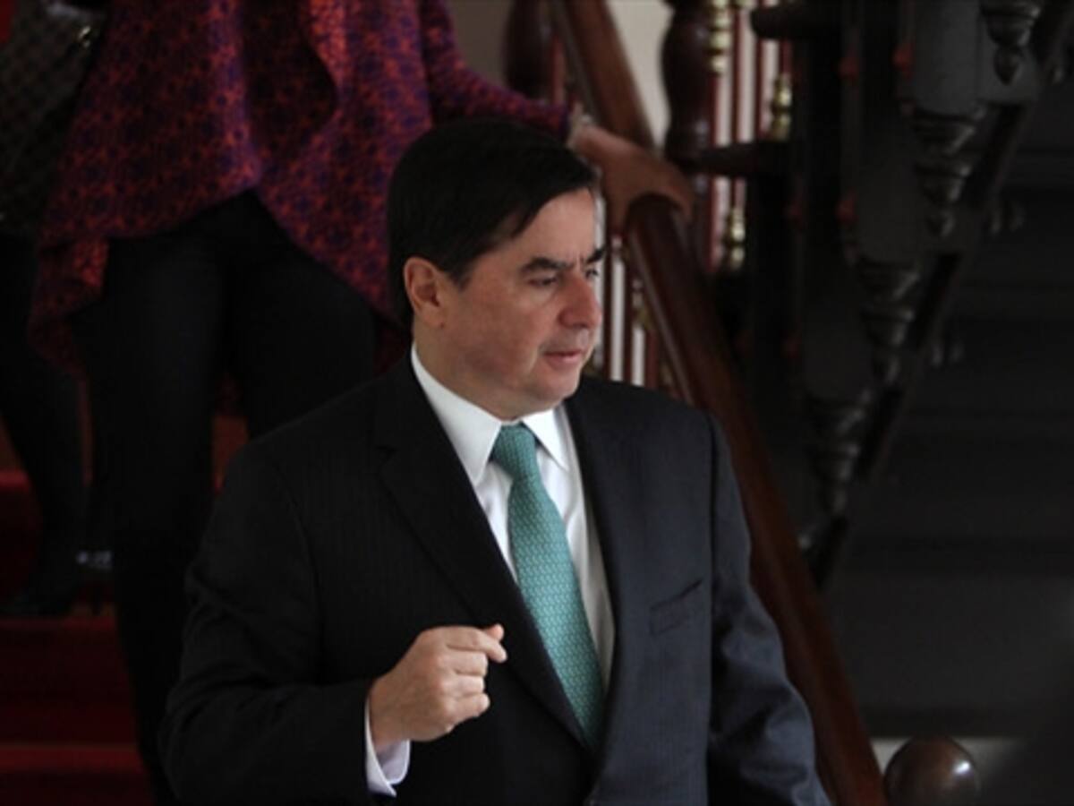 Hay señales claras de lograr un acuerdo de paz en 2015: Mininterior